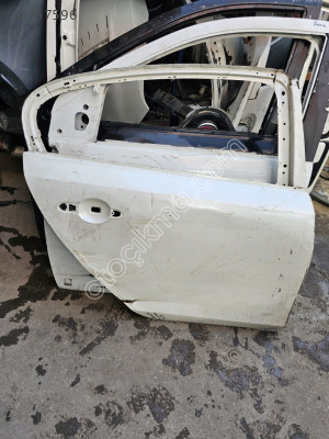 RENAULT LATİTUDE SAG ARKA KAPI