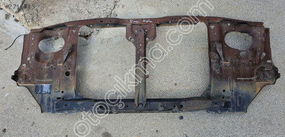 NİSSAN SKYSTAR ÖN PANEL