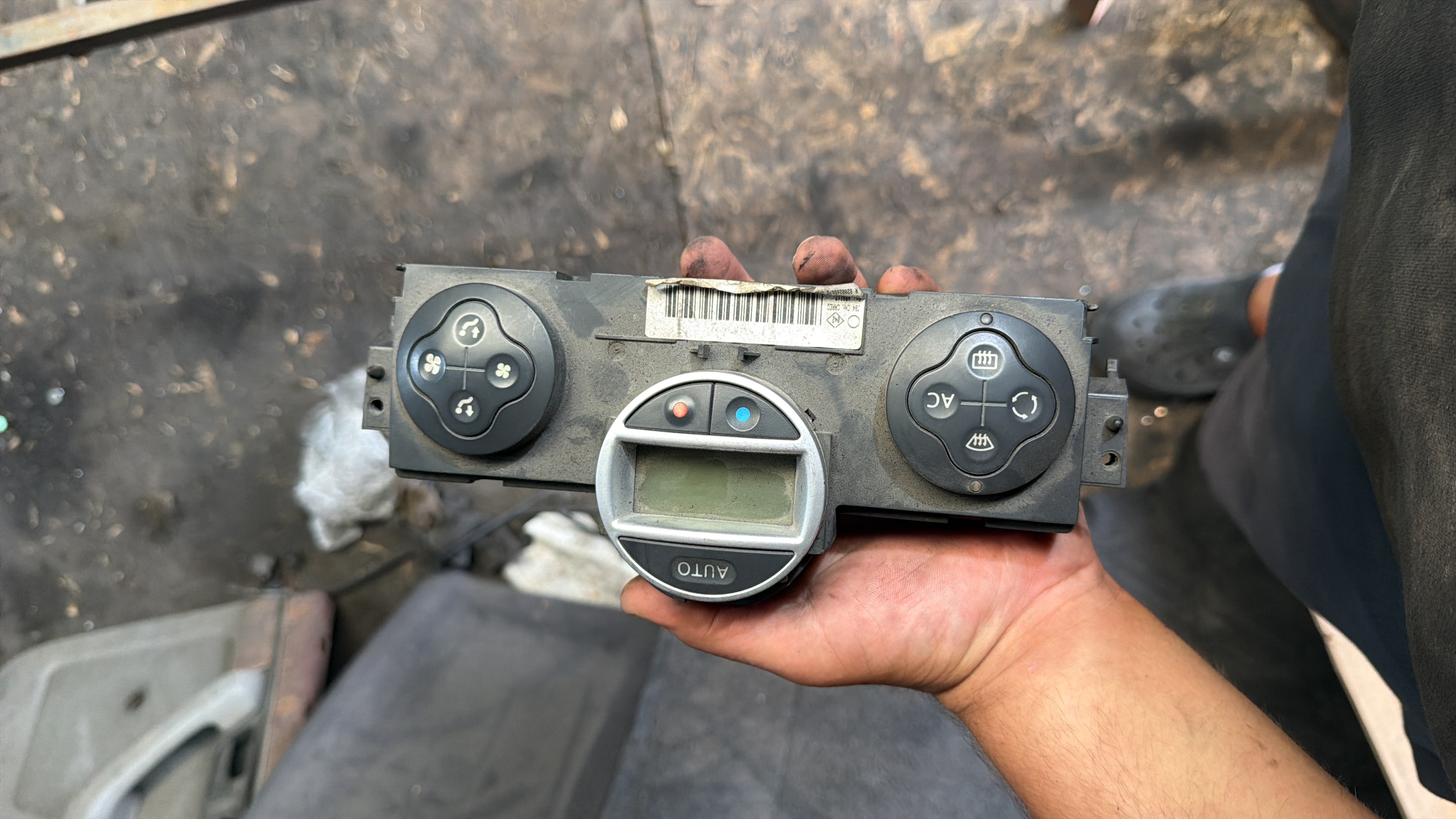 RENAULT MEGANE 2 KLİMA KONTROL PANELİ